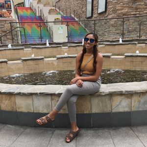 Meet your Posher, Alexis